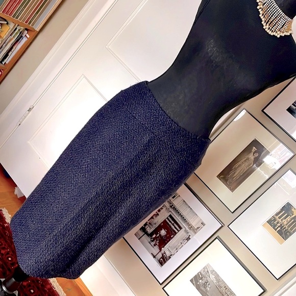 NWT Anthropologie Navy Boucle Pencil Skirt with Back Slit & Hidden Zipper Size 2 - Picture 1 of 7
